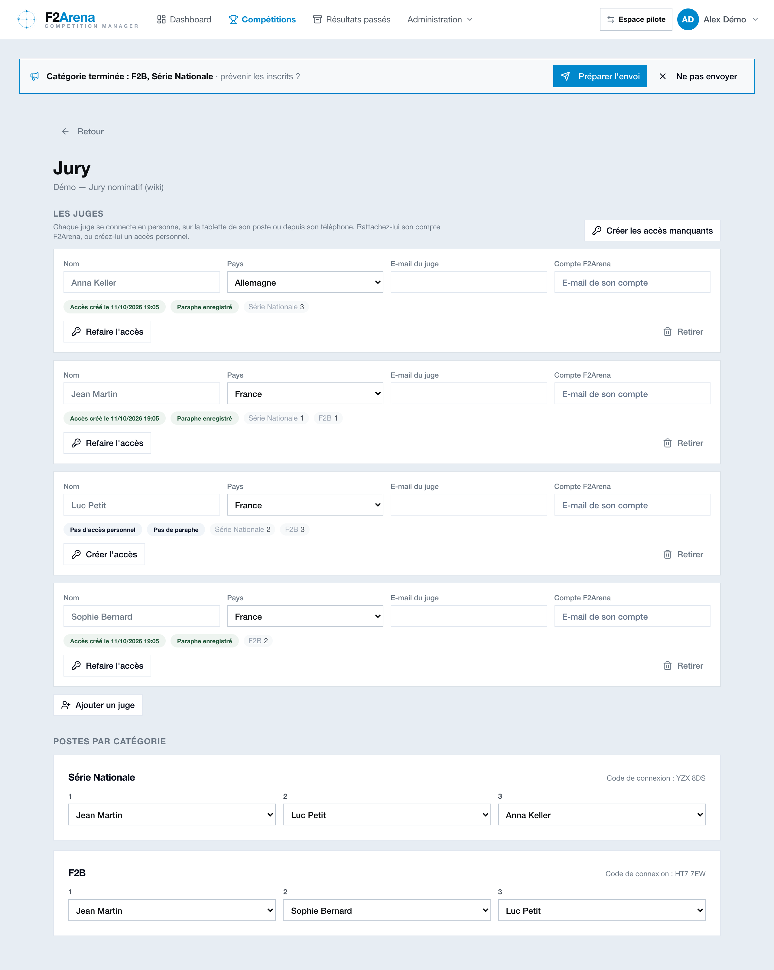 page Jury d'une compétition : les juges avec leur compte, leur accès et leur paraphe, puis les postes de chaque catégorie avec leur code de connexion
